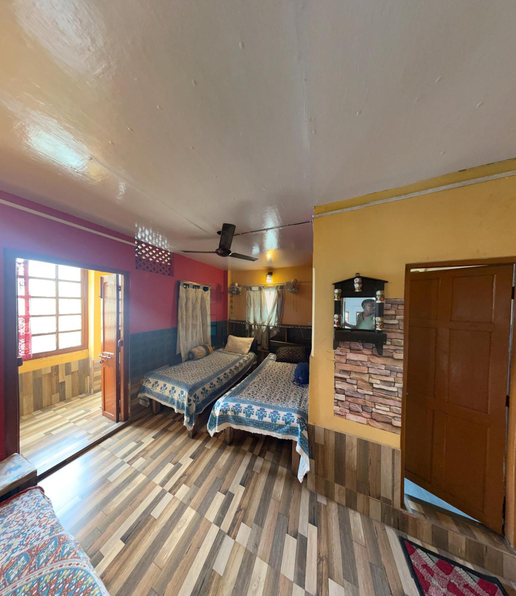 Calcutta Backpackers Homestay- For Travellers And Backpackers מראה חיצוני תמונה